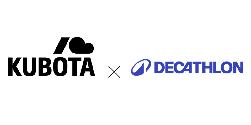 Grafika wizerunkowa prezentująca oficjalne loga marek Kubota i Decathlon, symbolizujące współpracę i wspólną kolekcję.